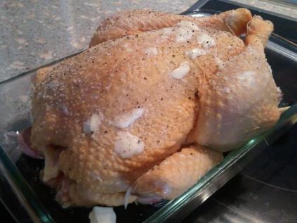 Pollo preparado para entrar en el horno